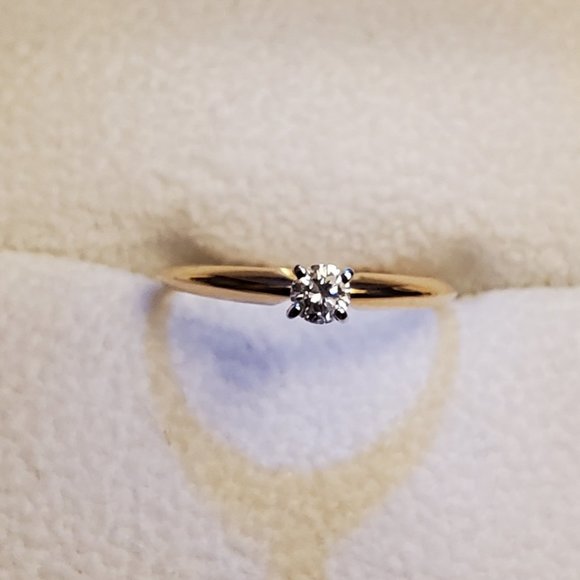 New 14K  Diamond  Solitaire  Engagement  RING - Picture 5 of 9